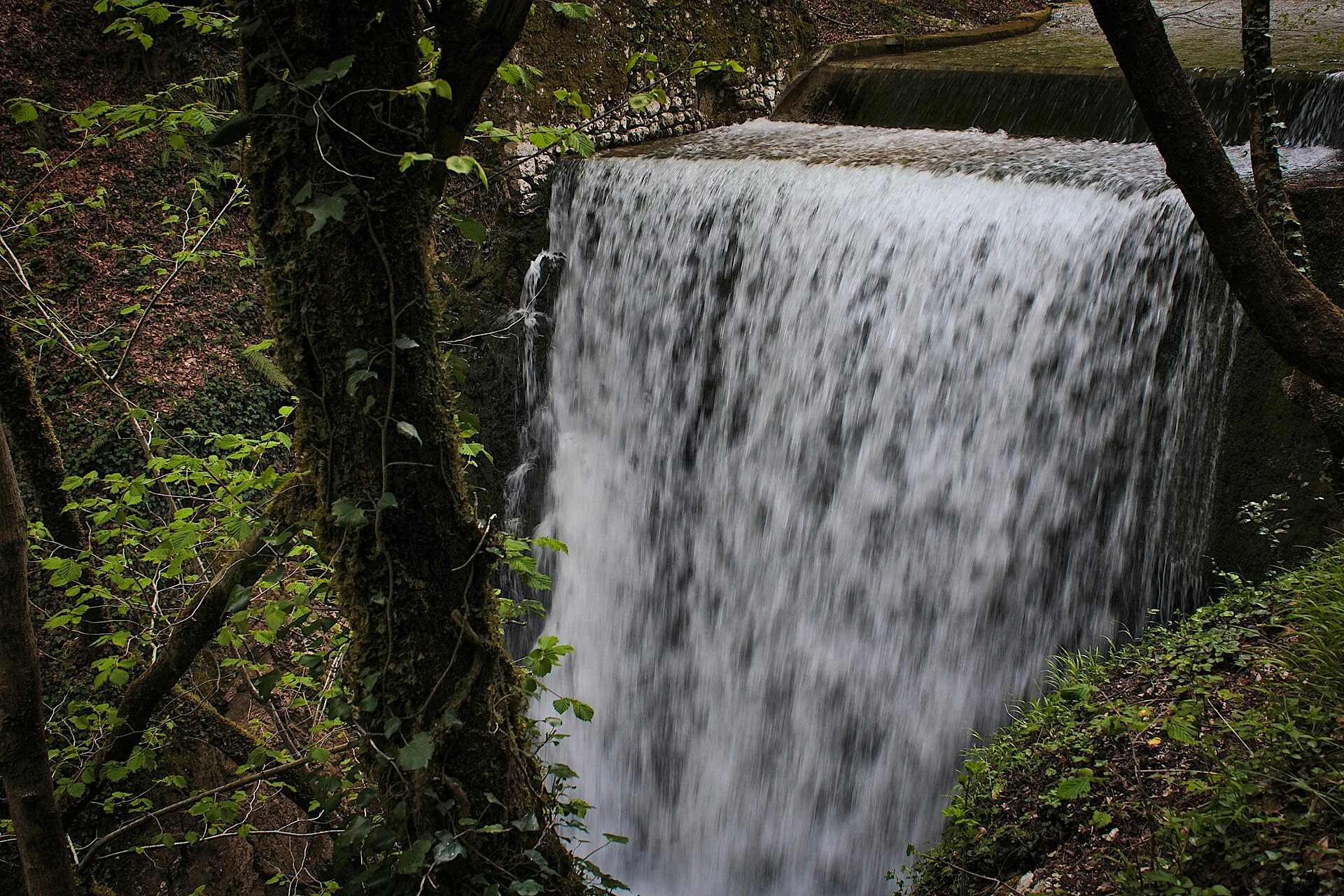 La Cascata del Fascio nel bosco dei Monti Picentini